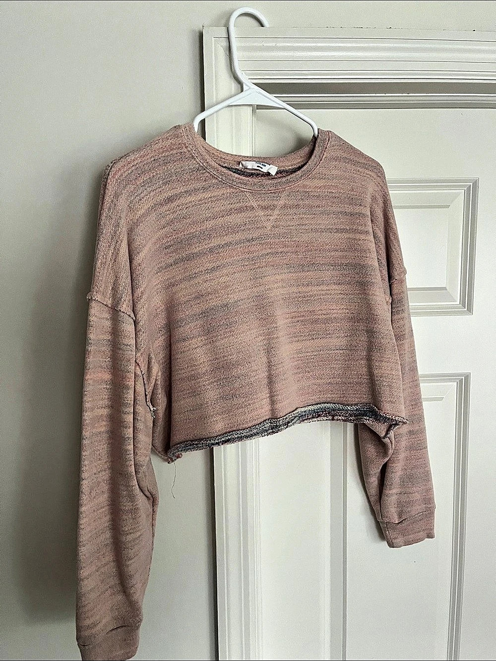 Cropped Crew Neck Sweater in Pink Like New
